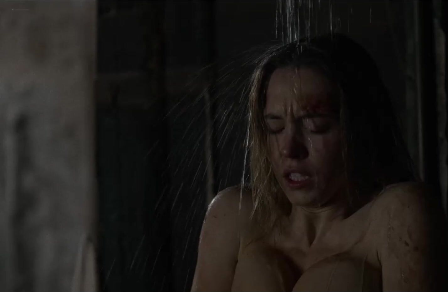 Sydney Sweeney Showers In Cold Water